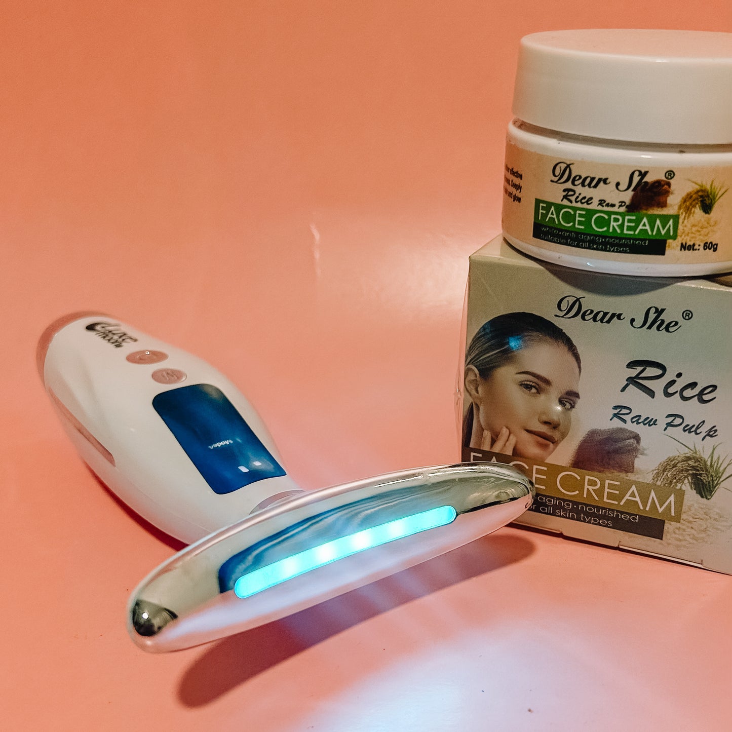 LuxeMoon® Pro - Masajeador facial con 7 modos de luz