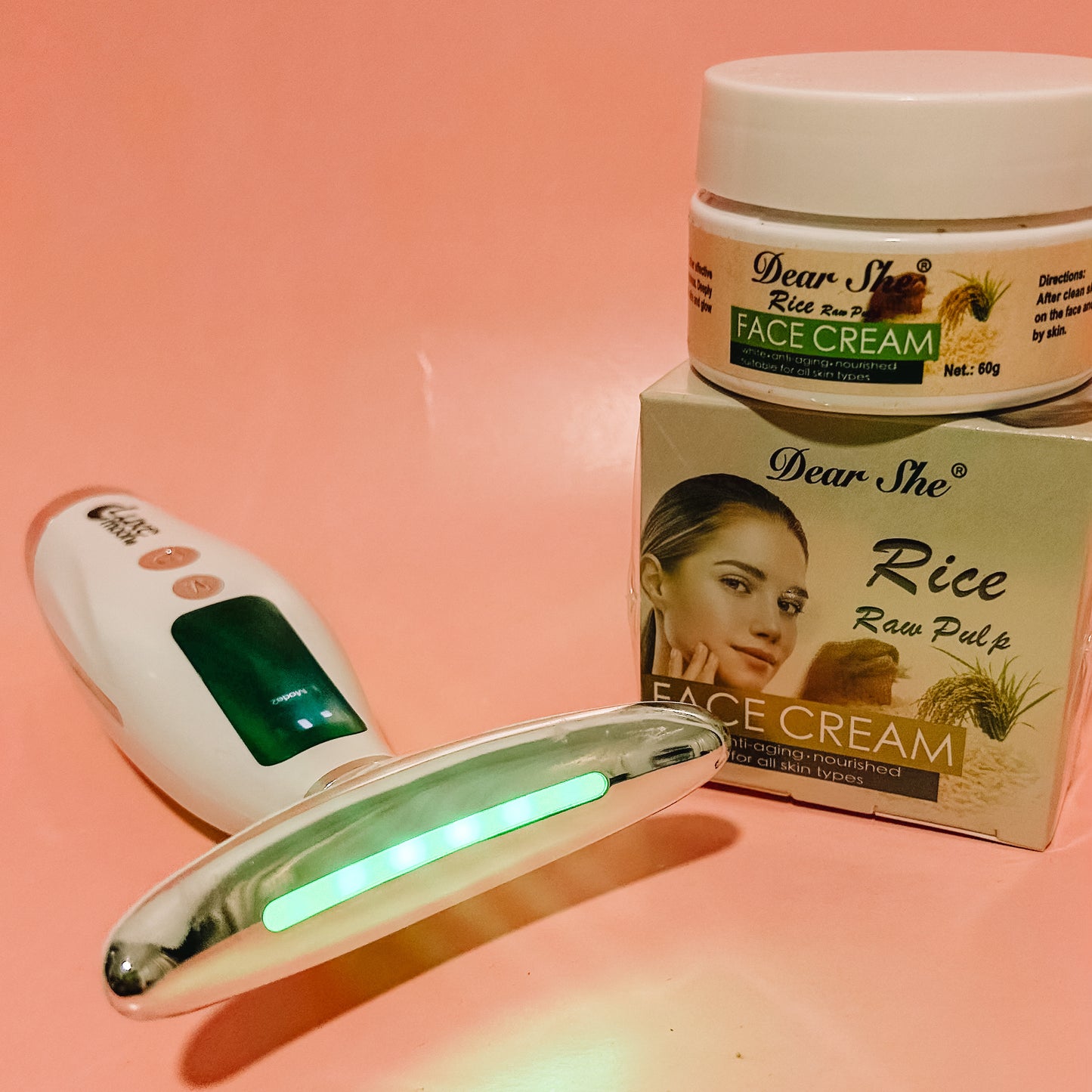 LuxeMoon® Pro - Masajeador facial con 7 modos de luz