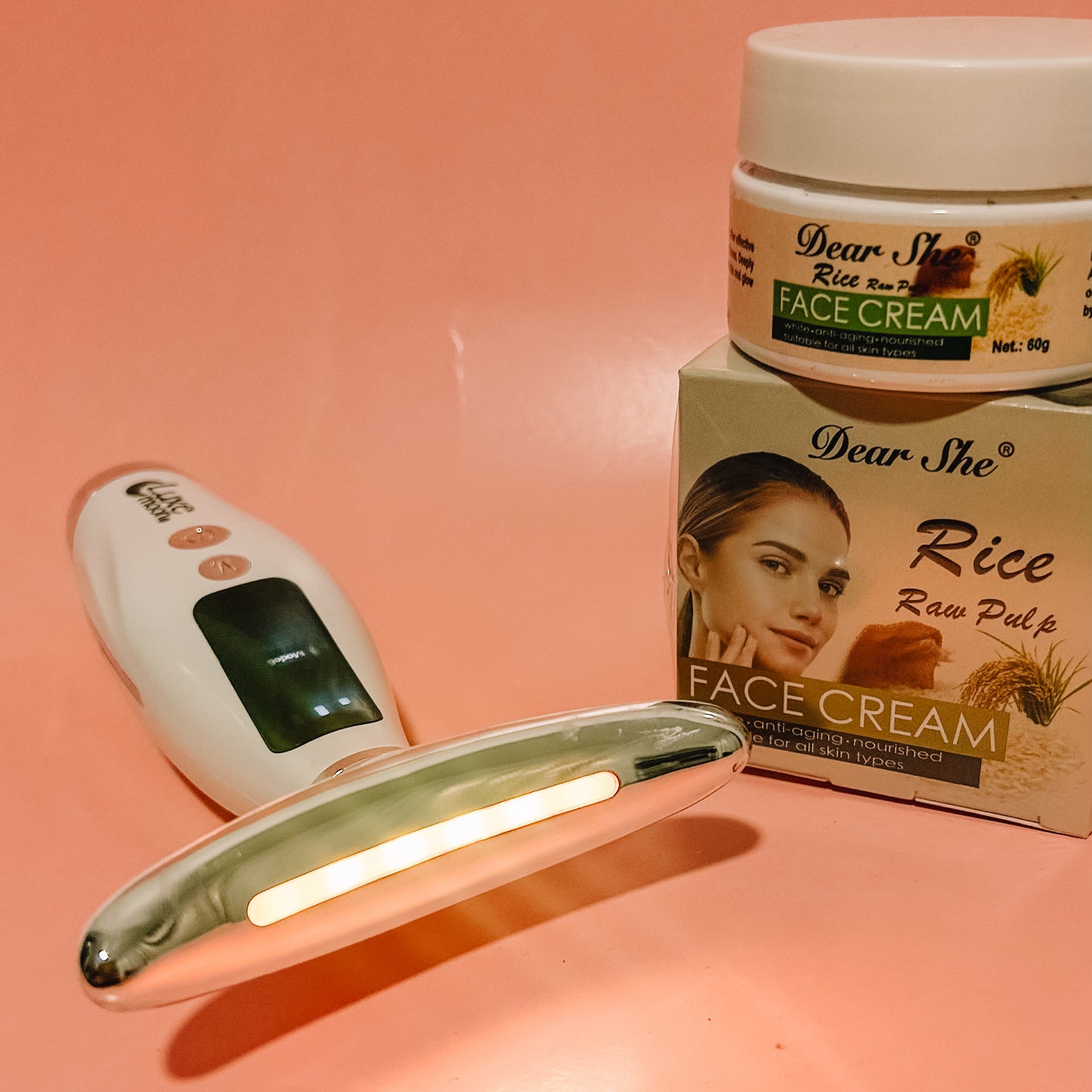 LuxeMoon® Pro - Masajeador facial con 7 modos de luz